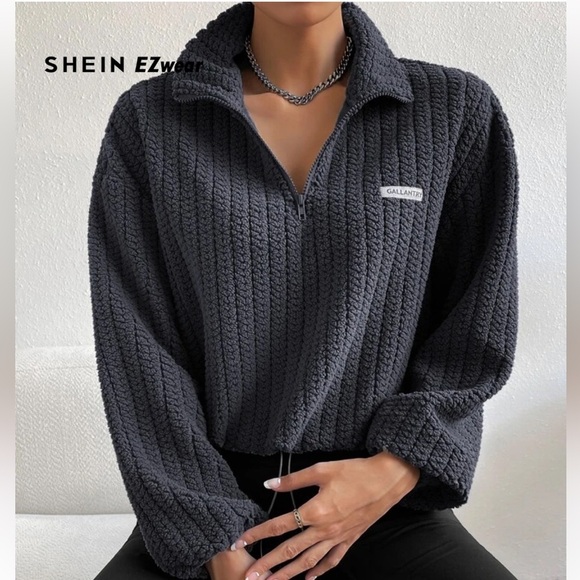 SHEIN EZwear Letter Patched
Quarter Zip Drop Shoulder
Sweatshirt - Picture 1 of 5